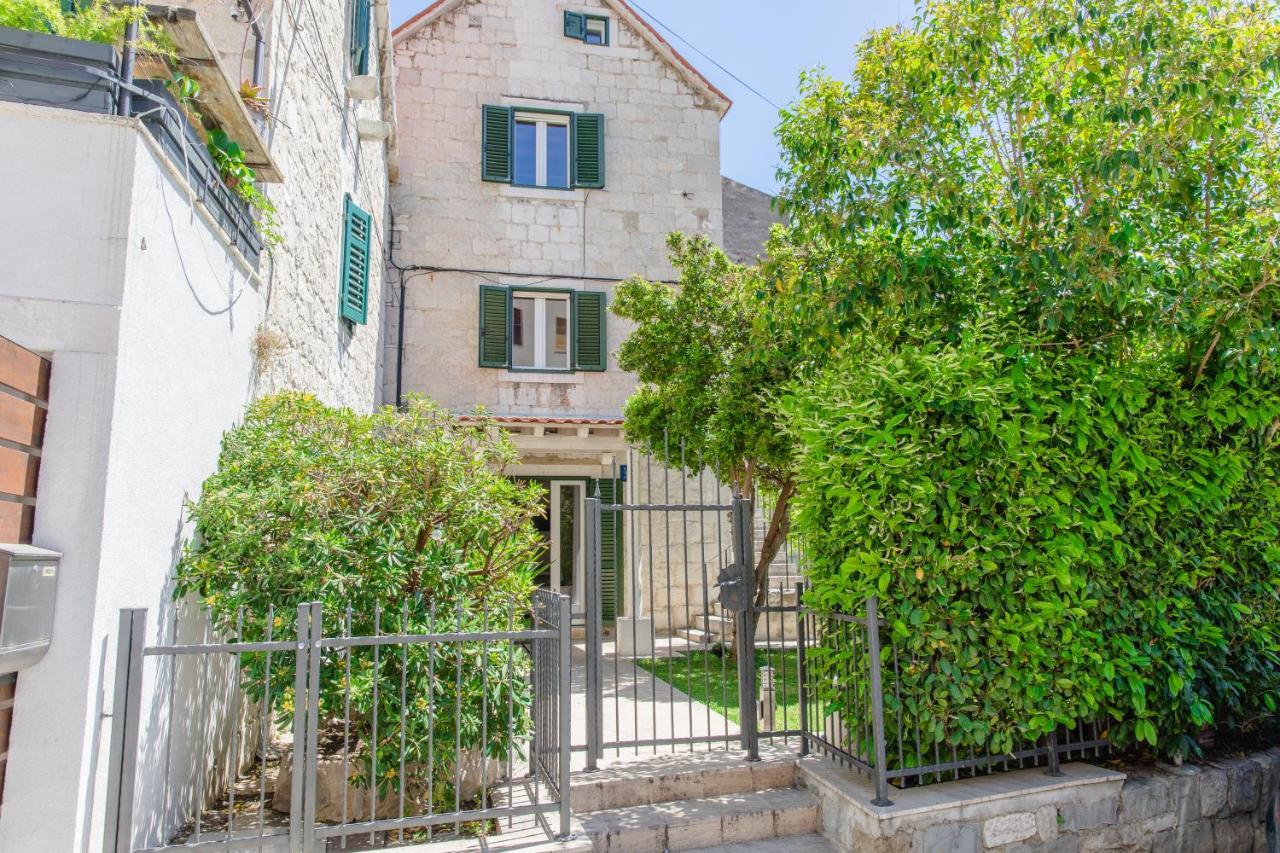 Jes Old Town Luxury Rooms Split Exterior photo