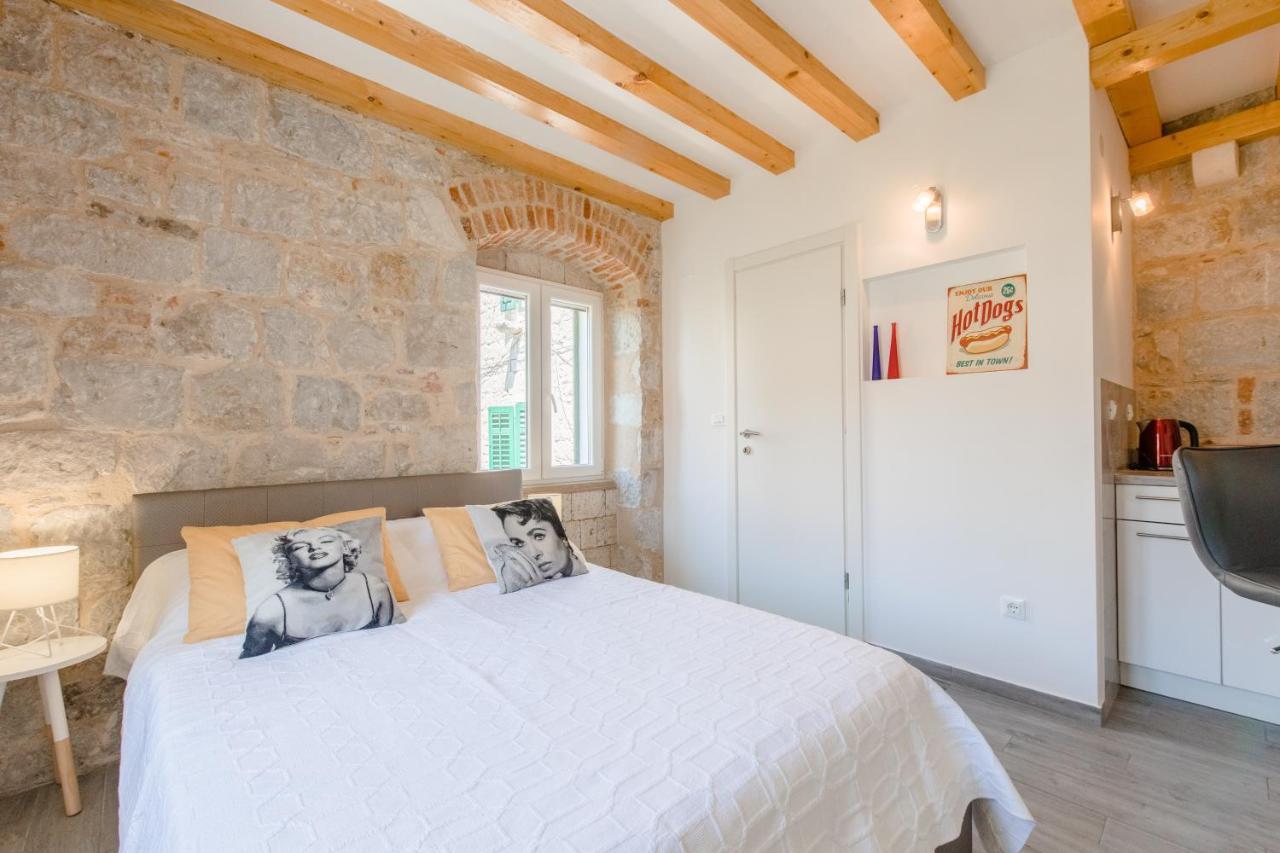 Jes Old Town Luxury Rooms Split Exterior photo